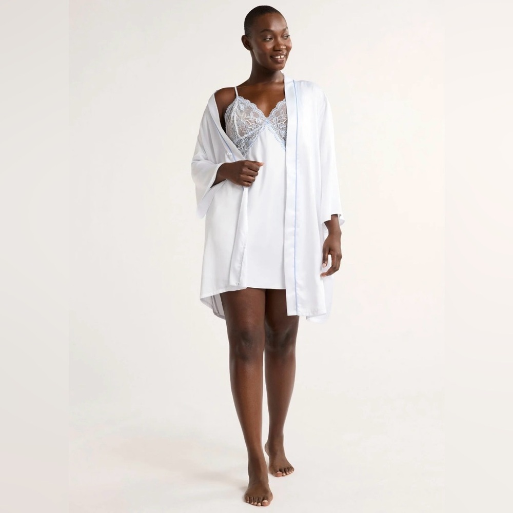 Joyspun Bridal Satin Robe - Picture 3 of 4